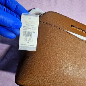 Michael Kors Jet Set (Luggage) New